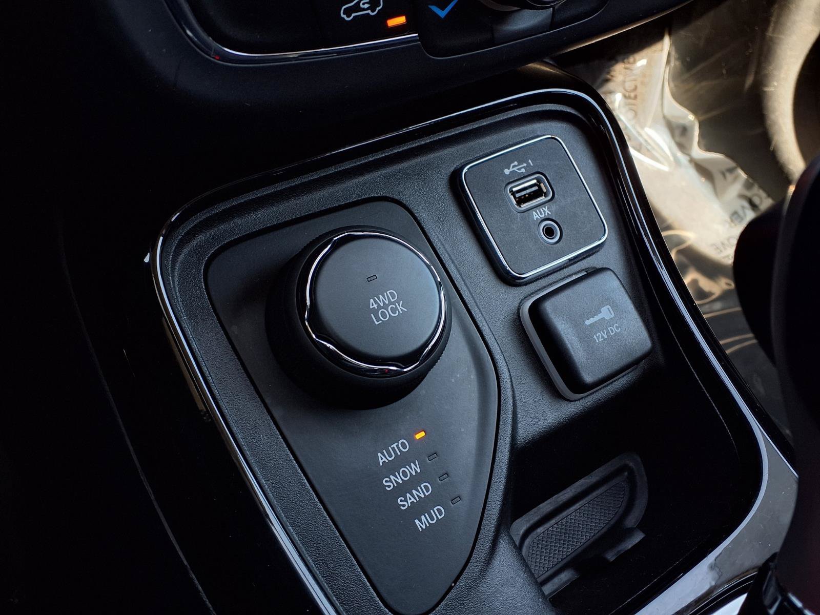 Used 2019 Jeep Compass Latitude AWD/4WD image 12