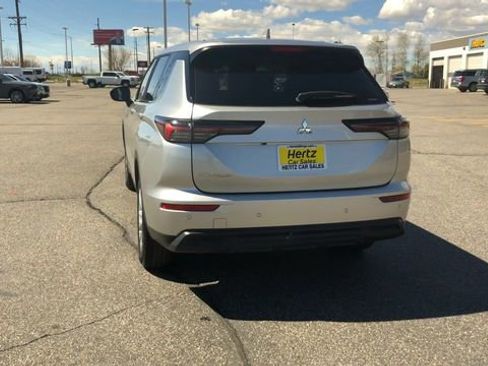 Used 2025 Mitsubishi Outlander ES AWD/4WD image 7