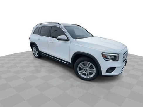 Used 2023 Mercedes-Benz GLB 250 4MATIC image 2