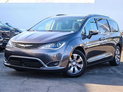 Used 2019 Chrysler Pacifica Limited w/ Advanced Safetytec Group