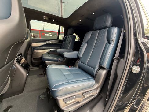 Used 2025 Cadillac Escalade IQ Luxury 2 w/ LPO, Premium Carpet Package AWD/4WD image 20