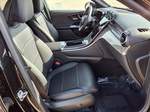 Used 2025 Mercedes-Benz GLC 300 image 16