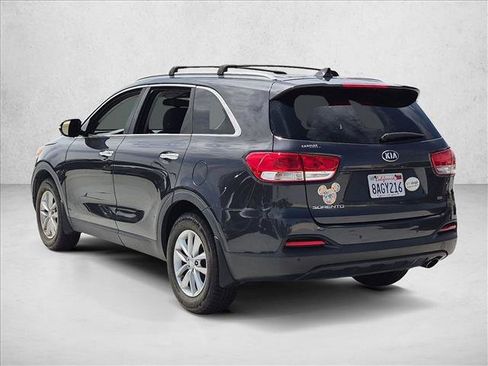 Used 2017 Kia Sorento FWD w/ LX Convenience Package image 7