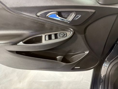 Used 2016 Chevrolet Malibu LT w/ Leather Package FWD image 10