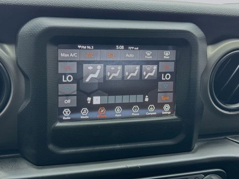 Used 2018 Jeep Wrangler Unlimited Sport S AWD/4WD image 12