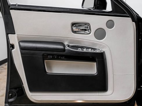 Used 2014 Rolls-Royce Ghost image 56
