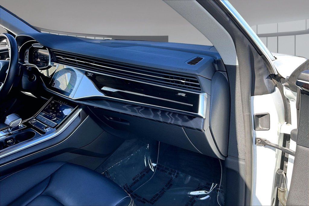 Used 2022 Audi Q8 Premium AWD/4WD image 24