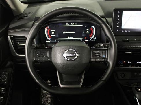 Certified 2026 Nissan Rogue SL FWD image 9