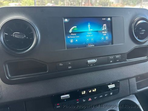 Used 2022 Mercedes-Benz Sprinter 2500 image 11