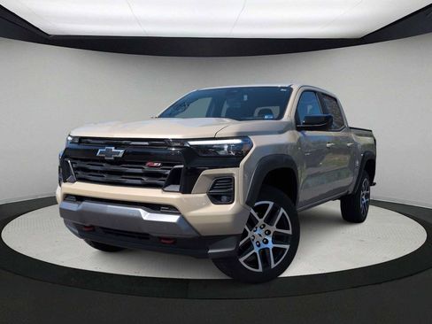 Used 2023 Chevrolet Colorado Z71 w/ Z71 Convenience Package 2 AWD/4WD image 1