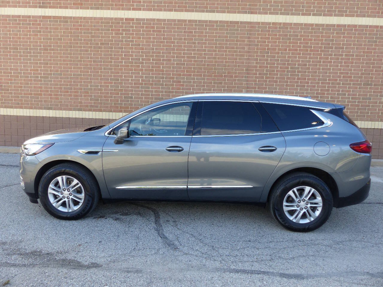 Used 2021 Buick Enclave Essence w/ Sound and Sites Package AWD/4WD image 5