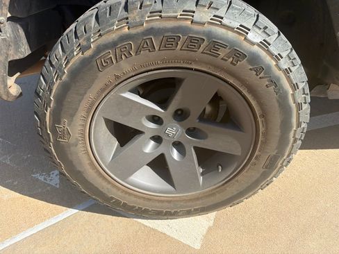Used 2021 Jeep Wrangler Unlimited Sport AWD/4WD image 6