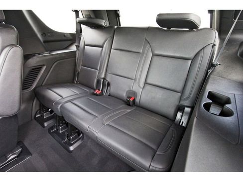 Used 2024 Chevrolet Tahoe LT w/ LT Signature Package RWD image 13