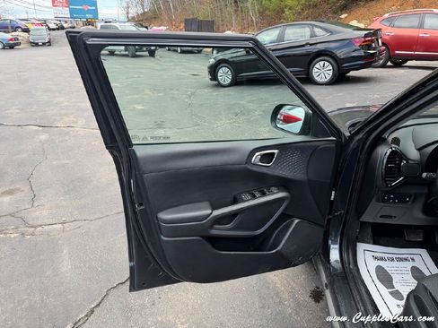 Used 2020 Kia Soul EX image 6