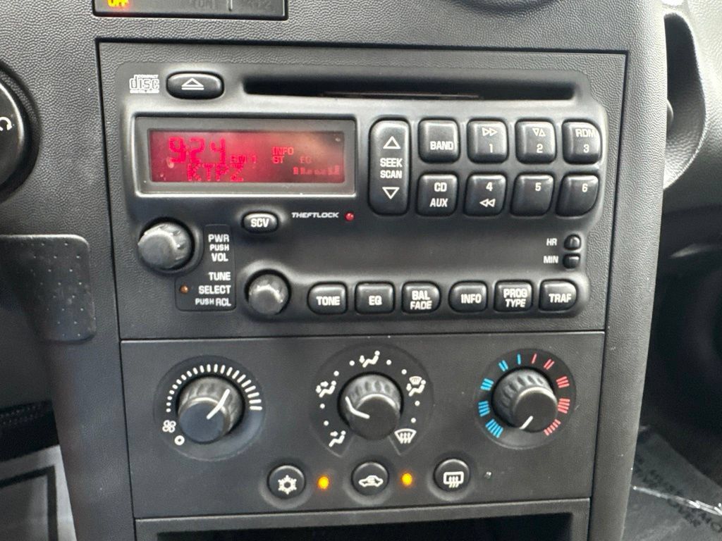 Used 2006 Pontiac Grand Prix w/ Security Package FWD image 19