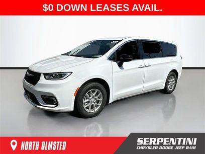 New 2026 Chrysler Pacifica Select