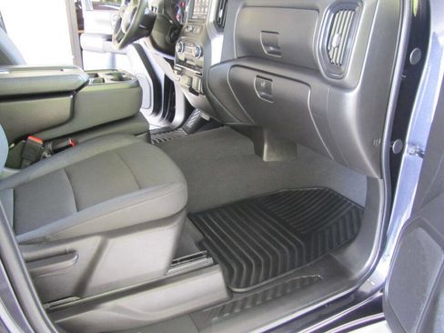 Used 2024 Chevrolet Silverado 2500 Custom w/ Custom Value Package image 22