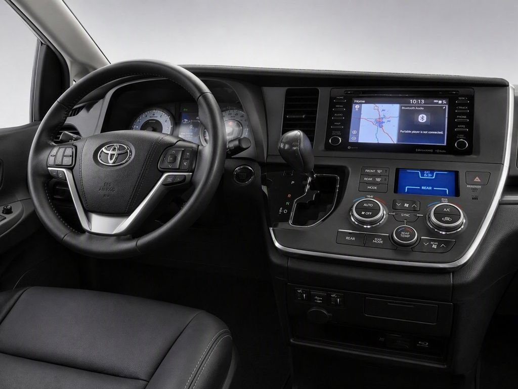 Used 2018 Toyota Sienna SE Premium FWD image 23