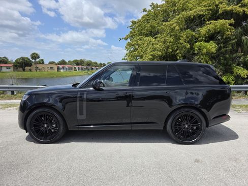 Certified 2023 Land Rover Range Rover SE image 7