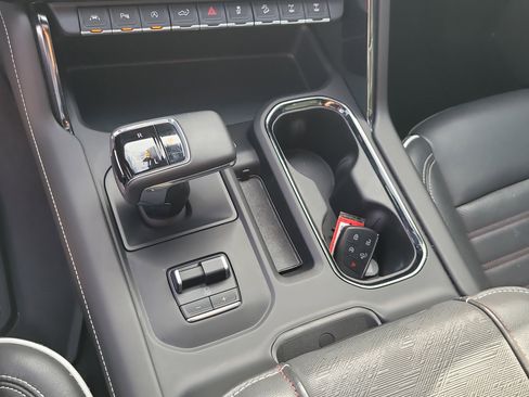 Used 2024 GMC Sierra 1500 AT4X image 27