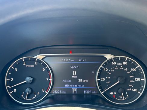 Used 2025 Nissan Altima 2.5 SV FWD image 36