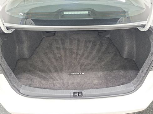 Certified 2025 Toyota Corolla LE FWD image 31