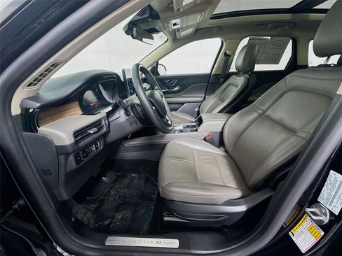 Used 2025 Lincoln Corsair Reserve w/ Jet Appearance Package AWD/4WD image 2