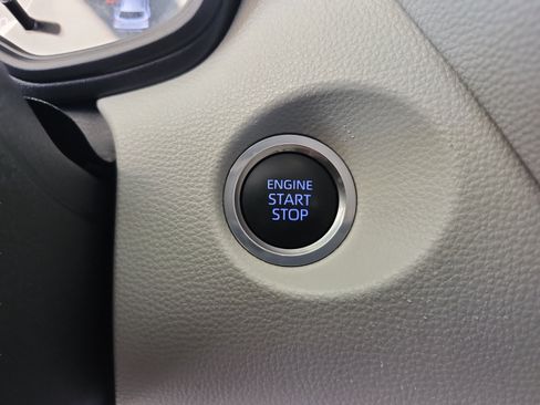 Used 2022 Toyota Corolla Cross LE w/ Moonroof Package FWD image 26
