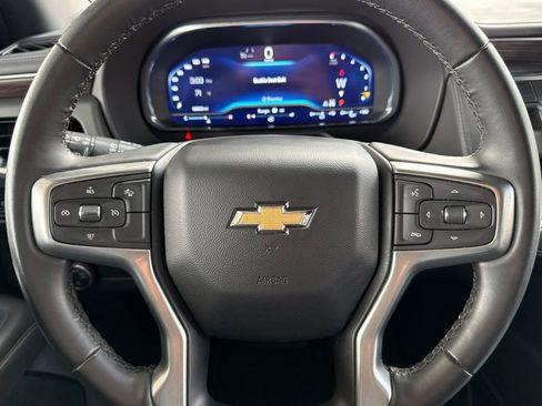 Used 2024 Chevrolet Suburban LT image 36