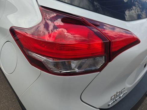 Used 2020 Nissan Kicks SR w/ SR Premium Package FWD image 20
