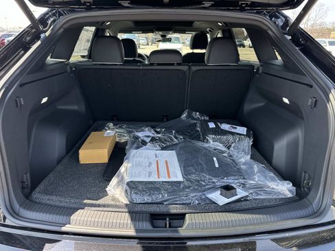 New 2026 Volkswagen Atlas Cross Sport SEL Premium R-Line image 10