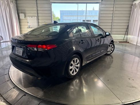 Used 2021 Toyota Corolla LE FWD image 5