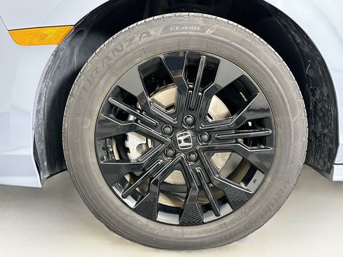 Used 2025 Honda Odyssey Sport-L image 11