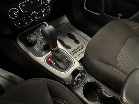 Used 2020 Jeep Compass Sport w/ Cold Weather Group AWD/4WD image 15