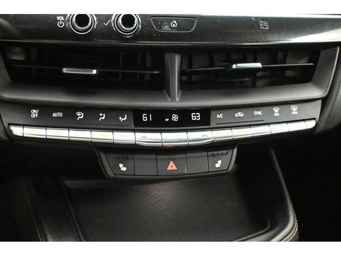 Used 2021 Cadillac CT4 Luxury w/ Cold Weather Package AWD/4WD image 41