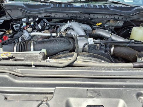 Used 2021 Ford F250 Platinum w/ Tremor Off-Road Package AWD/4WD image 40