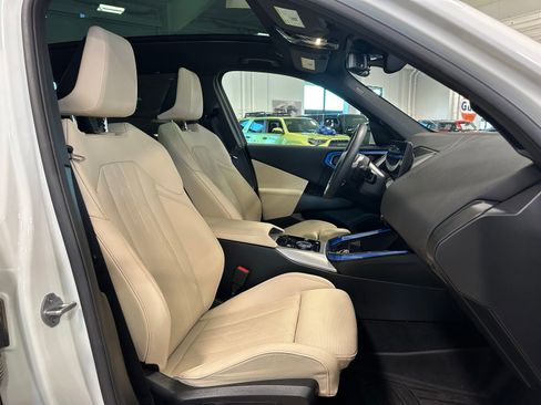 Used 2025 BMW X3 xDrive30i w/ Premium Package image 38
