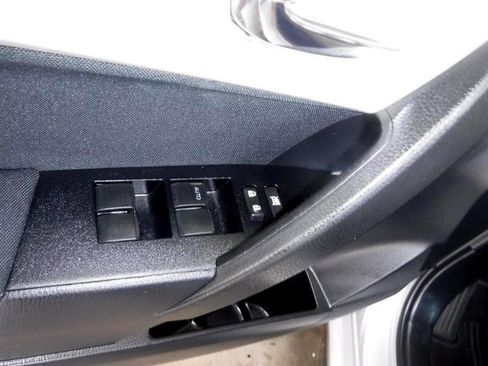 Used 2014 Toyota Corolla LE image 37