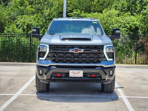 New 2026 Chevrolet Silverado 2500 ZR2 AWD/4WD image 6