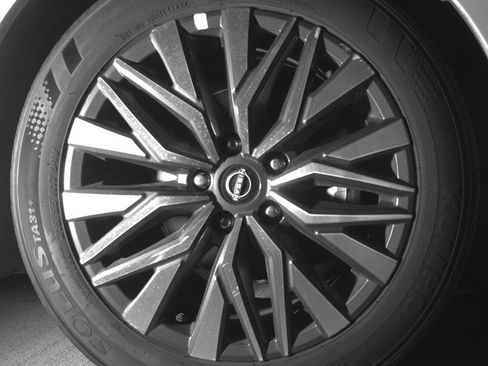 Used 2025 Nissan Altima 2.5 SV image 13