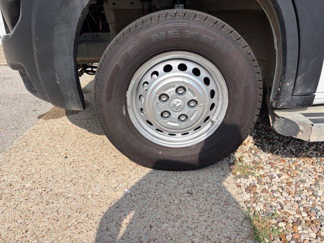 Used 2025 RAM ProMaster 2500 w/ U-Haul Equipment Group FWD image 17