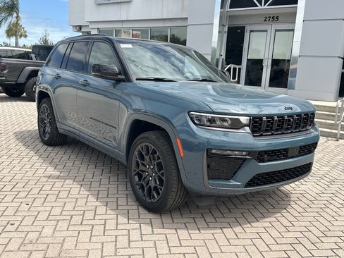 New 2026 Jeep Grand Cherokee Summit AWD/4WD image 5