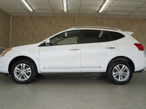 Used 2013 Nissan Rogue SV w/ Premium Pkg FWD image 5