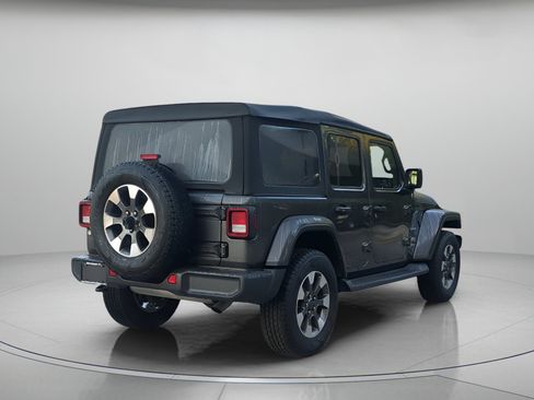 Used 2022 Jeep Wrangler Unlimited Sahara AWD/4WD image 40