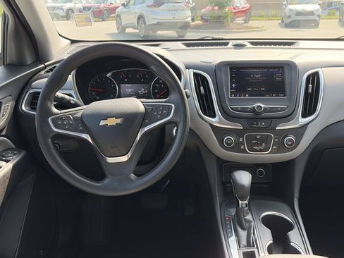 Used 2022 Chevrolet Equinox LT FWD image 12