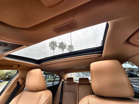 Used 2025 Lexus ES 350 w/ Premium Package FWD image 17