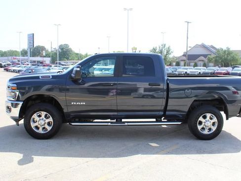 Used 2026 RAM 2500 Big Horn AWD/4WD image 2