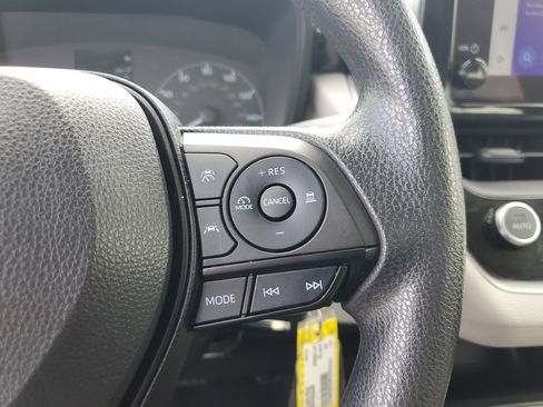 Used 2024 Toyota Corolla LE FWD image 27