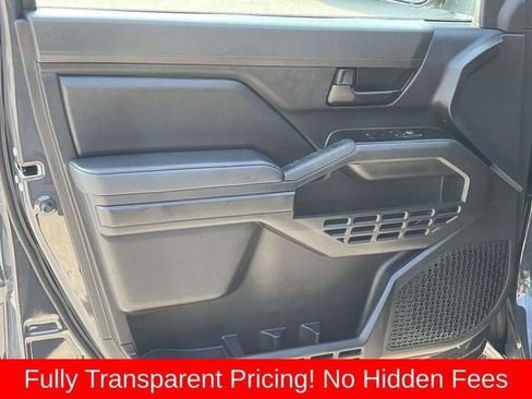 Used 2025 Toyota Tacoma SR AWD/4WD image 21