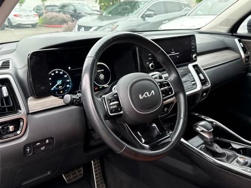 Used 2022 Kia Sorento SX Prestige w/ Rust Color Package AWD/4WD image 14
